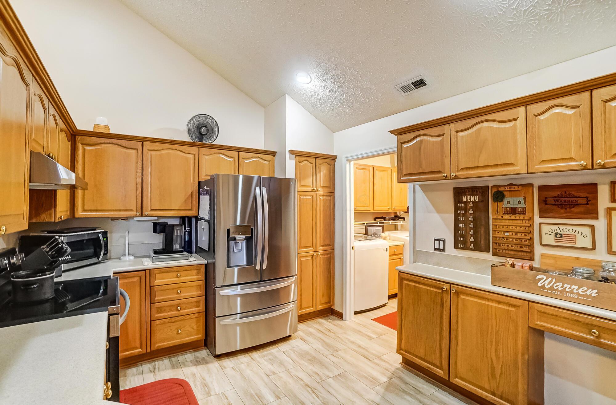 6069 Landings Pond Place, Grove City, Ohio image 13