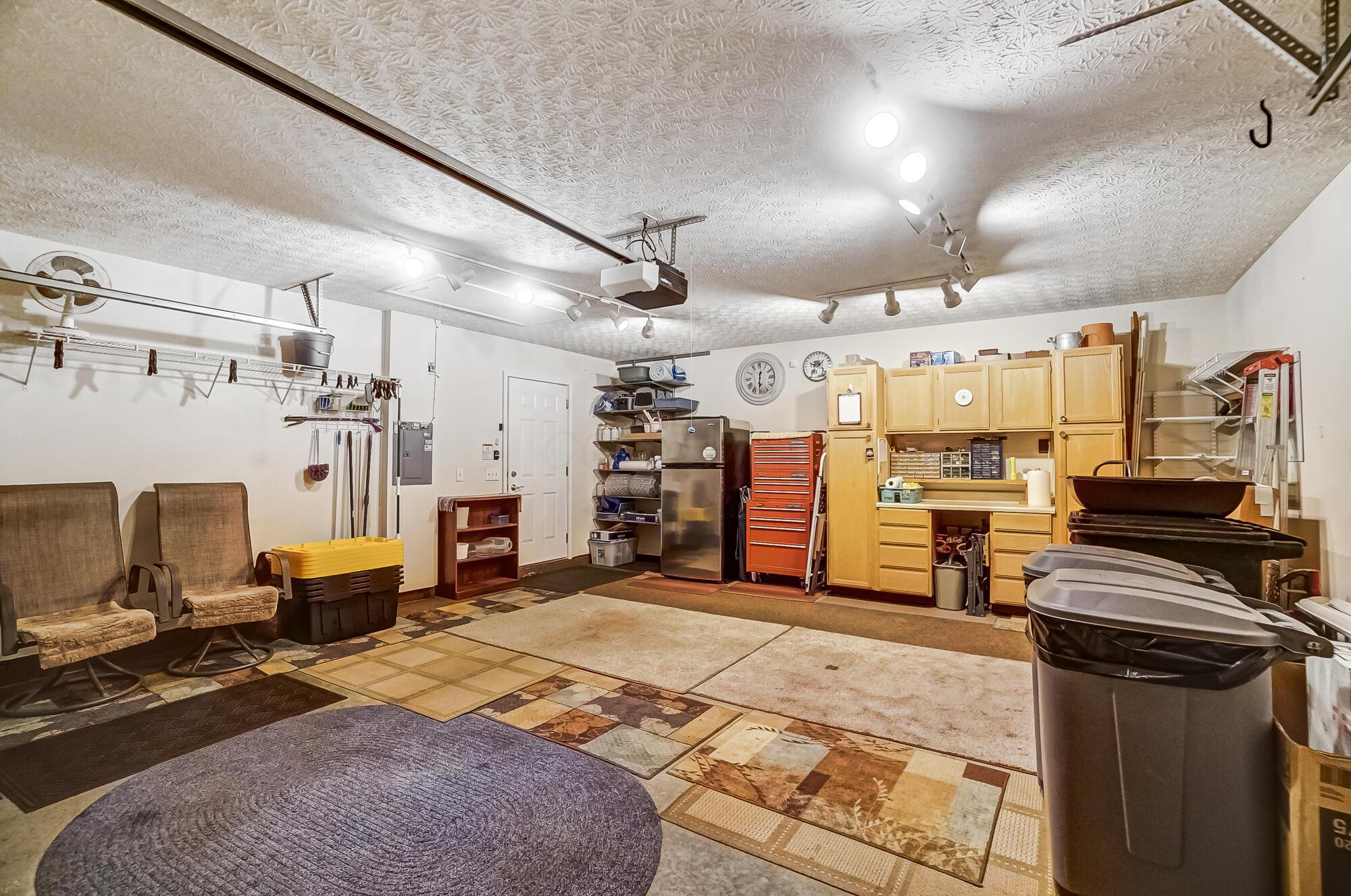 6069 Landings Pond Place, Grove City, Ohio image 42