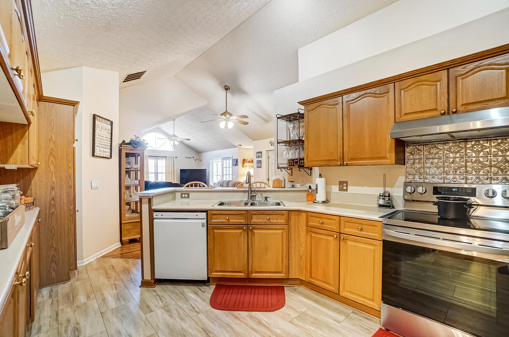6069 Landings Pond Place, Grove City, Ohio image 15