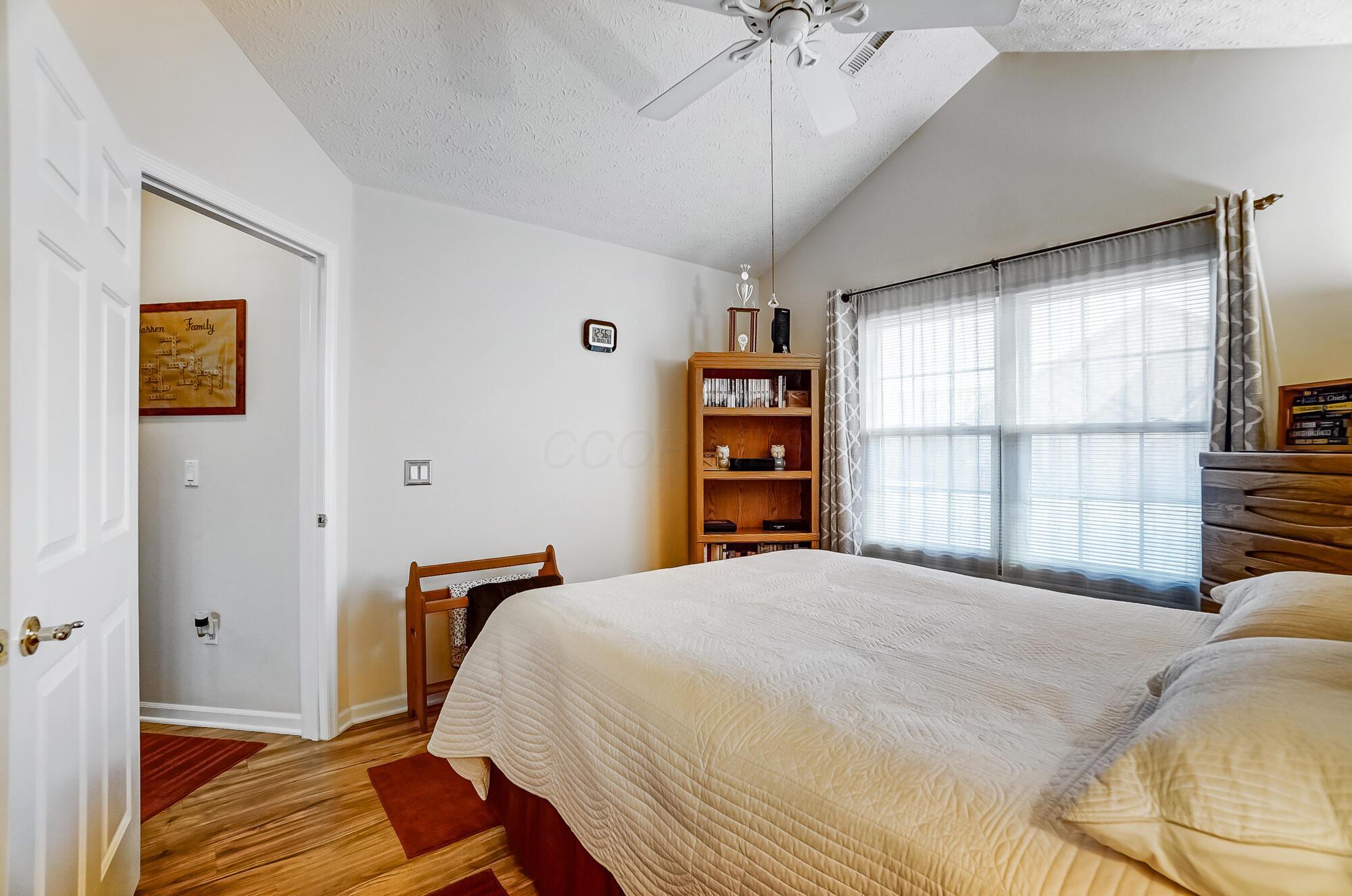 6069 Landings Pond Place, Grove City, Ohio image 32