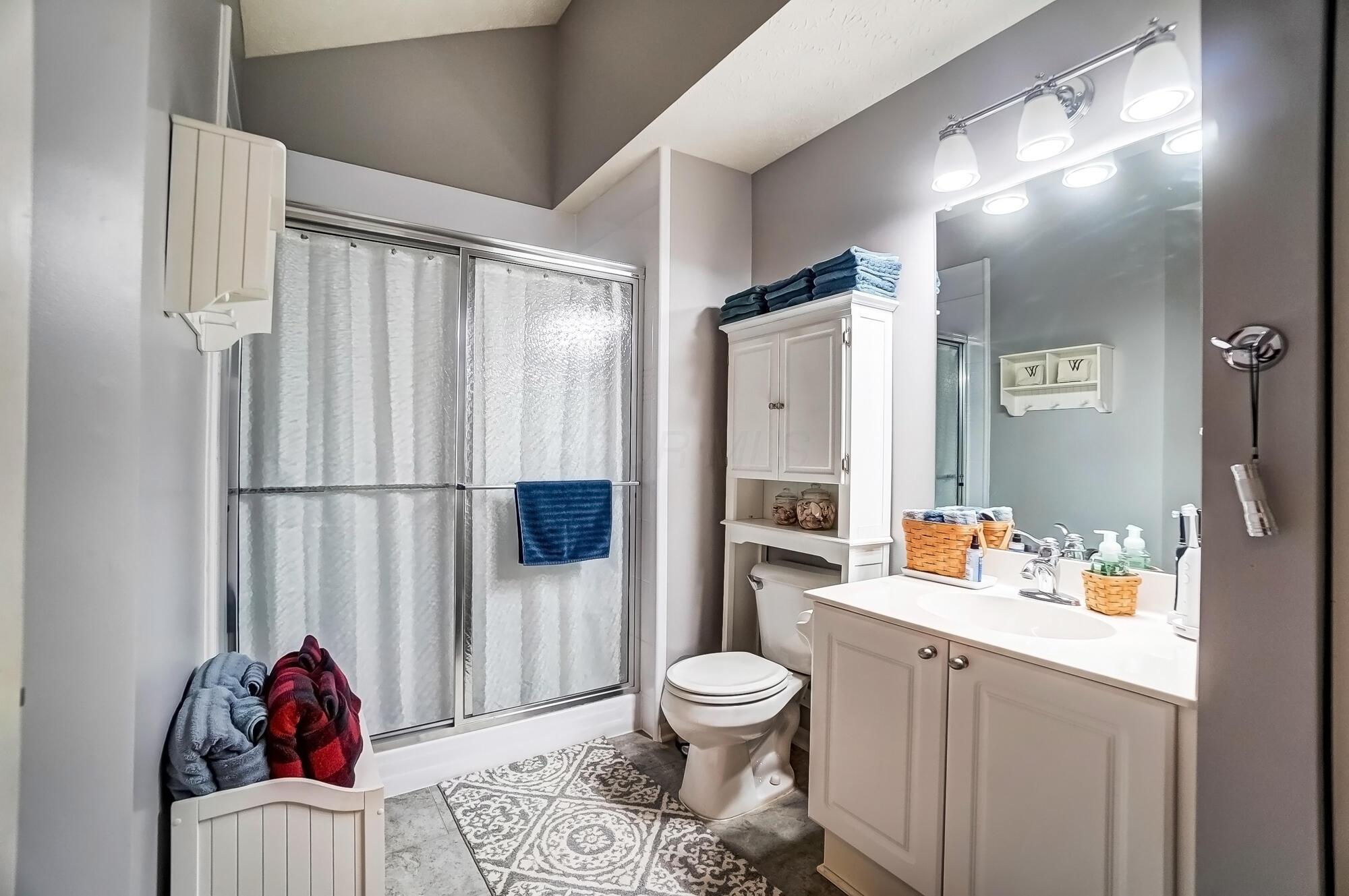 6069 Landings Pond Place, Grove City, Ohio image 34