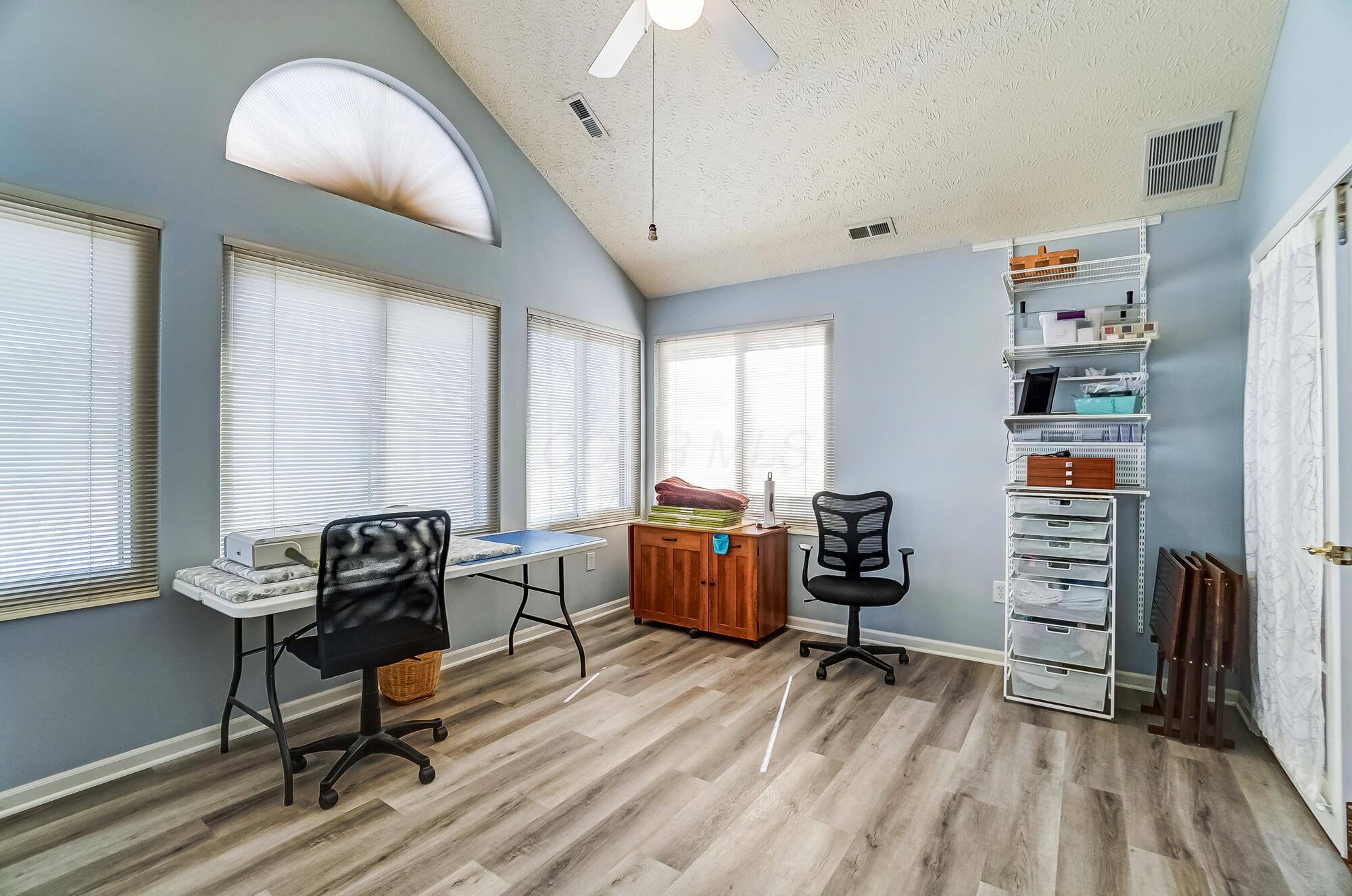 6069 Landings Pond Place, Grove City, Ohio image 39