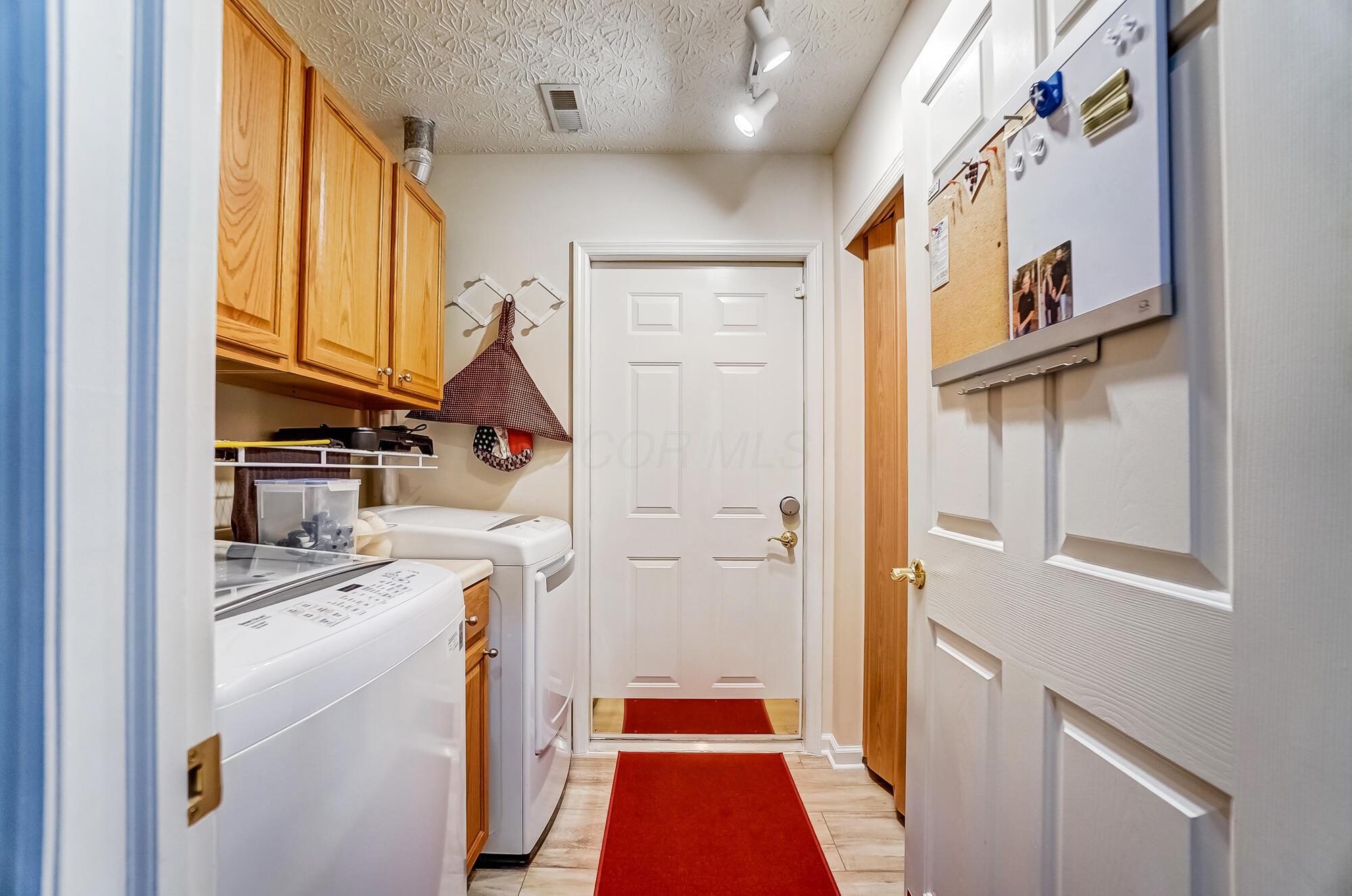 6069 Landings Pond Place, Grove City, Ohio image 40