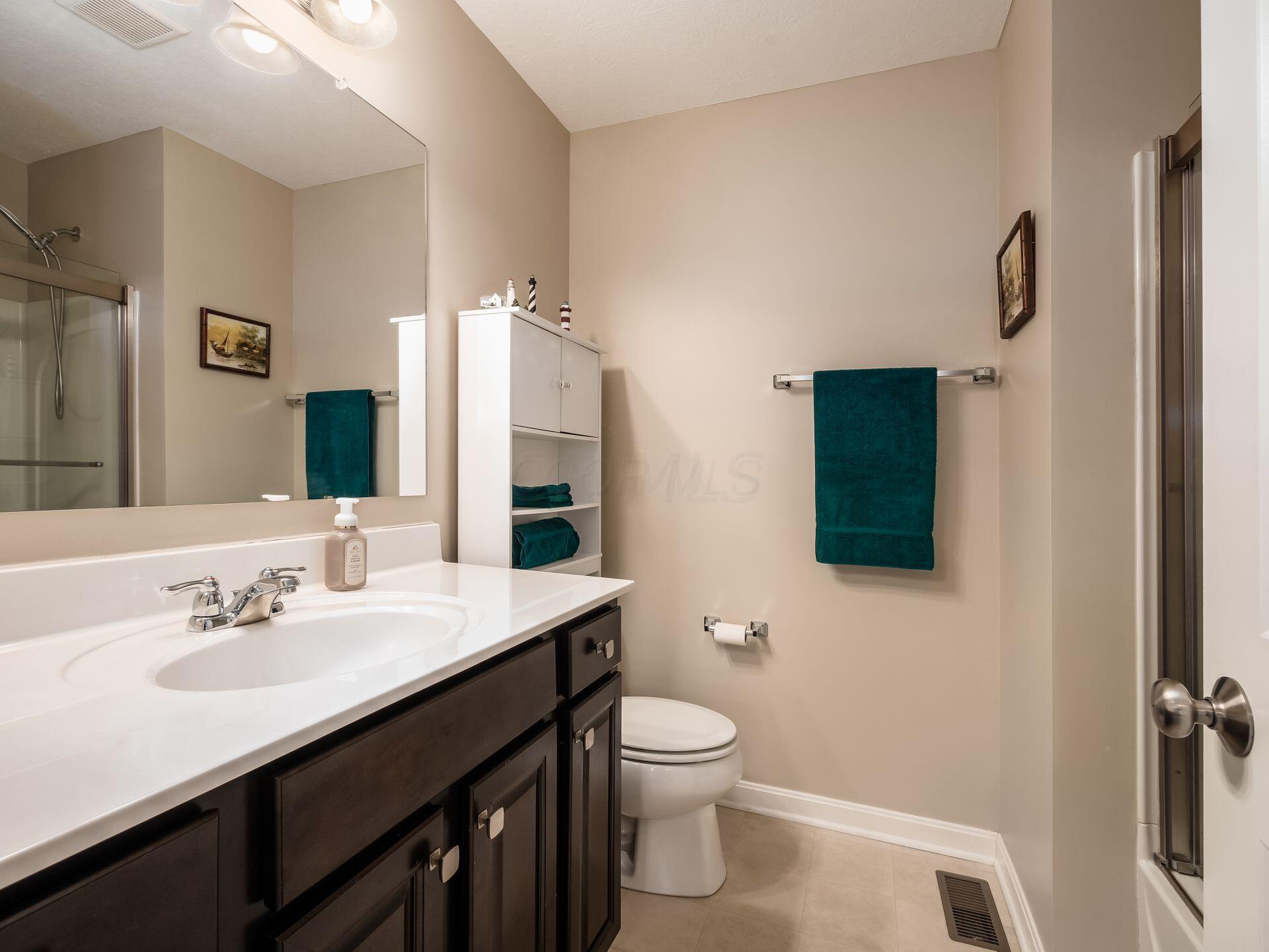 5694 Stearns Road, Dublin, Ohio image 32