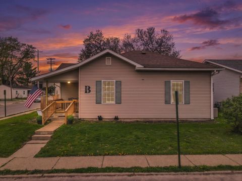 Photo of 699 E 2nd Street, Logan, OH 43138 (MLS # 226011898)