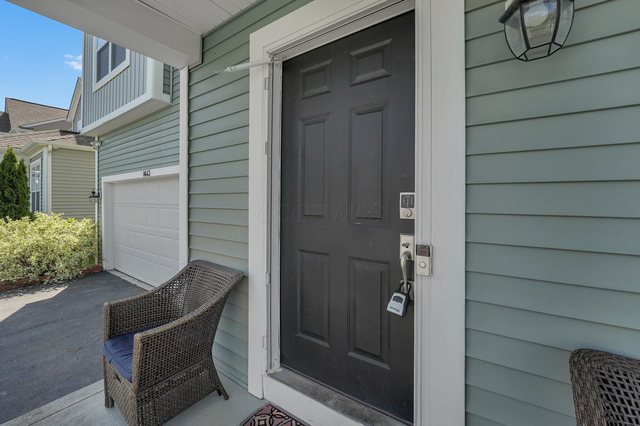 8643 Crooked Maple Drive, Blacklick, Ohio image 3