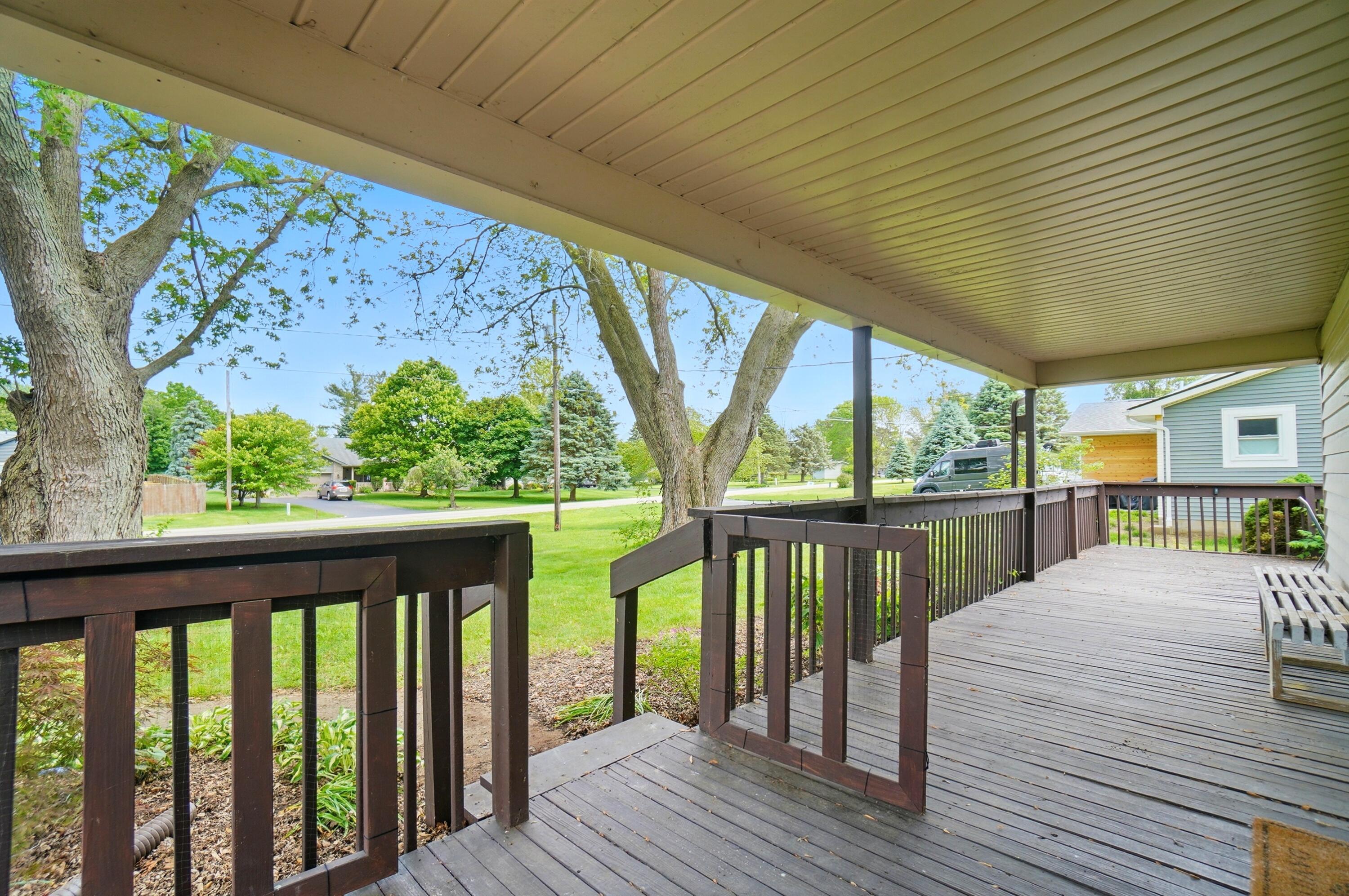 1240 W Choctaw Drive, London, Ohio image 32
