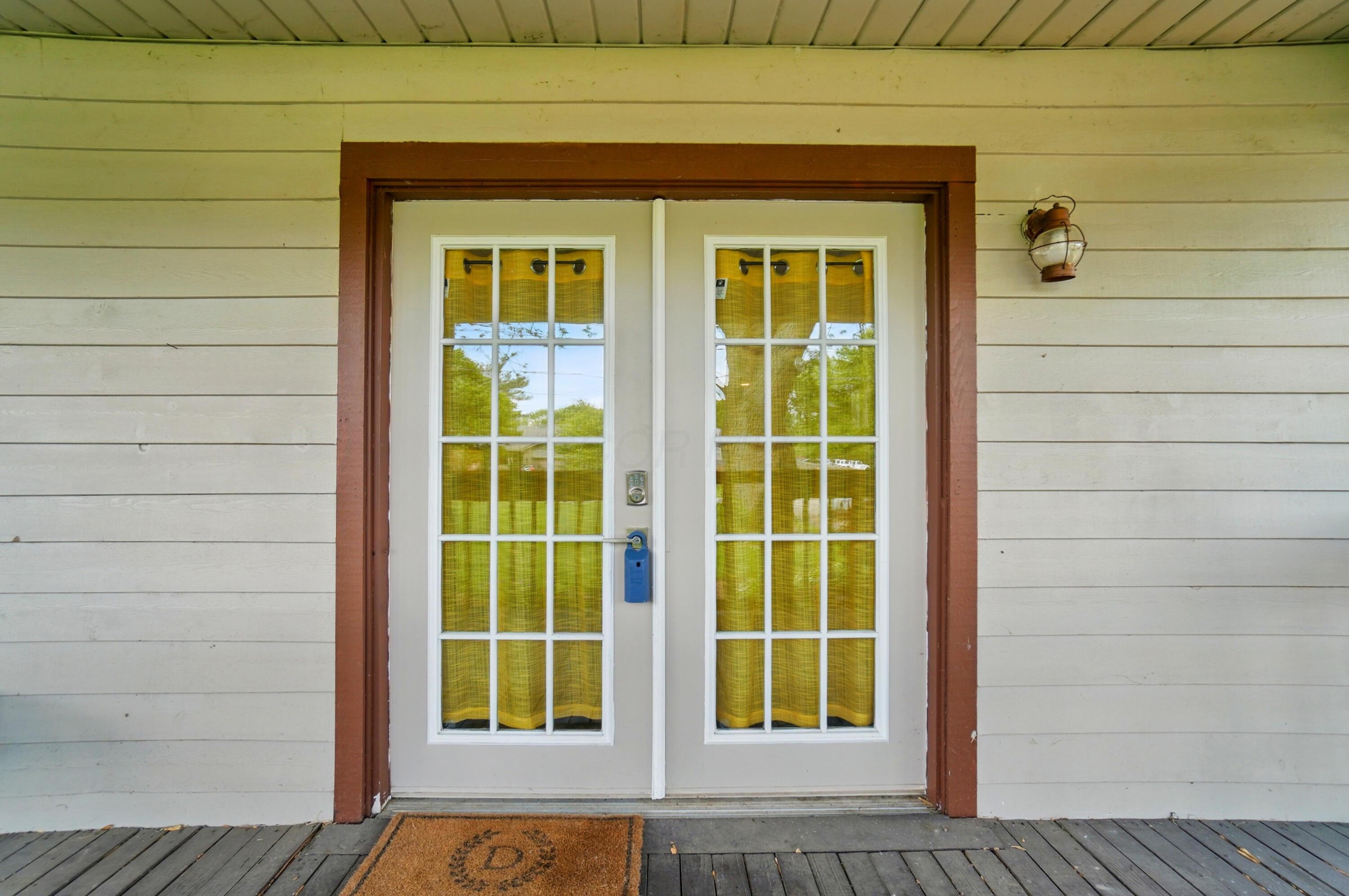 1240 W Choctaw Drive, London, Ohio image 6