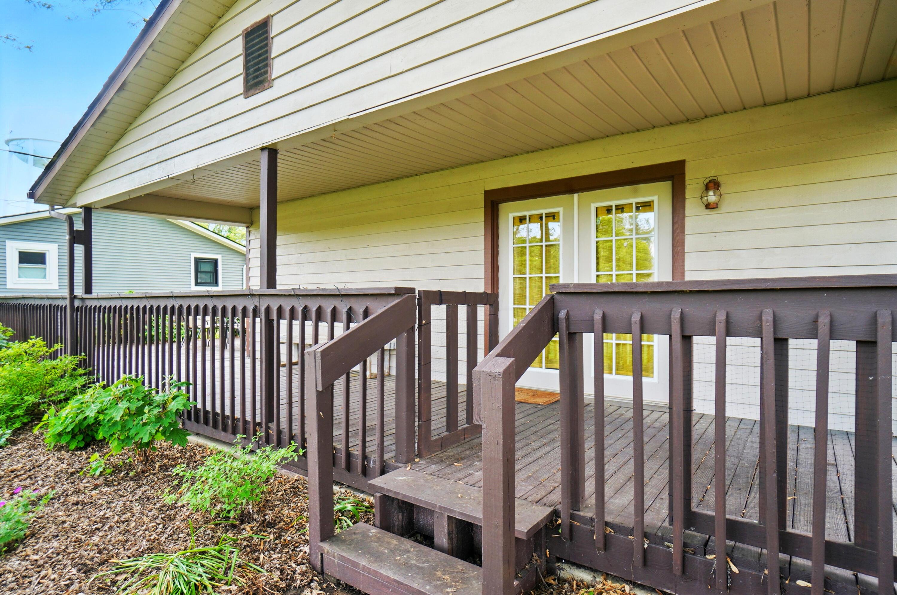 1240 W Choctaw Drive, London, Ohio image 5