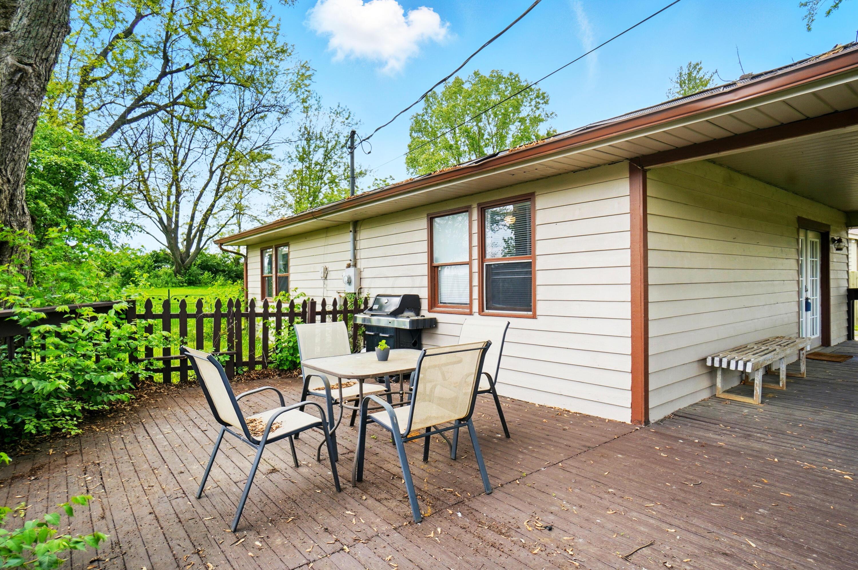 1240 W Choctaw Drive, London, Ohio image 33