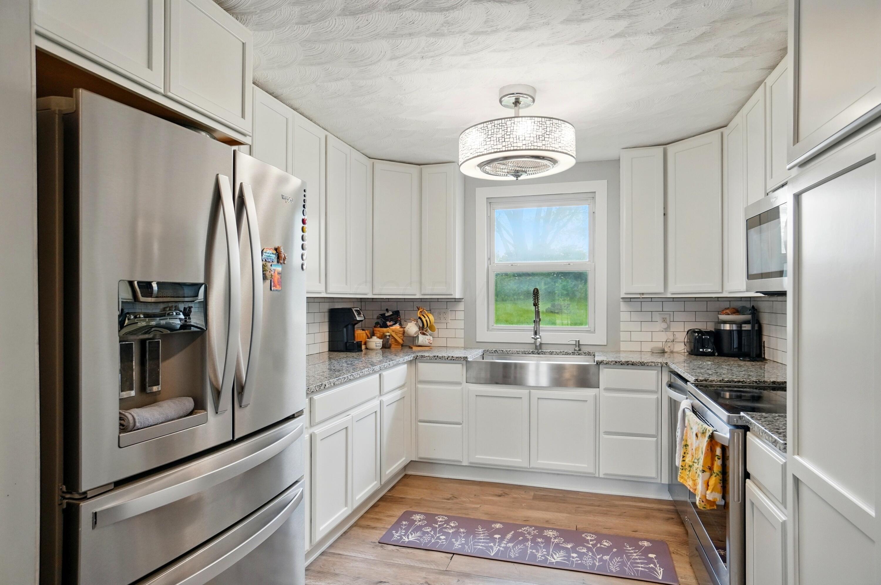 1240 W Choctaw Drive, London, Ohio image 14