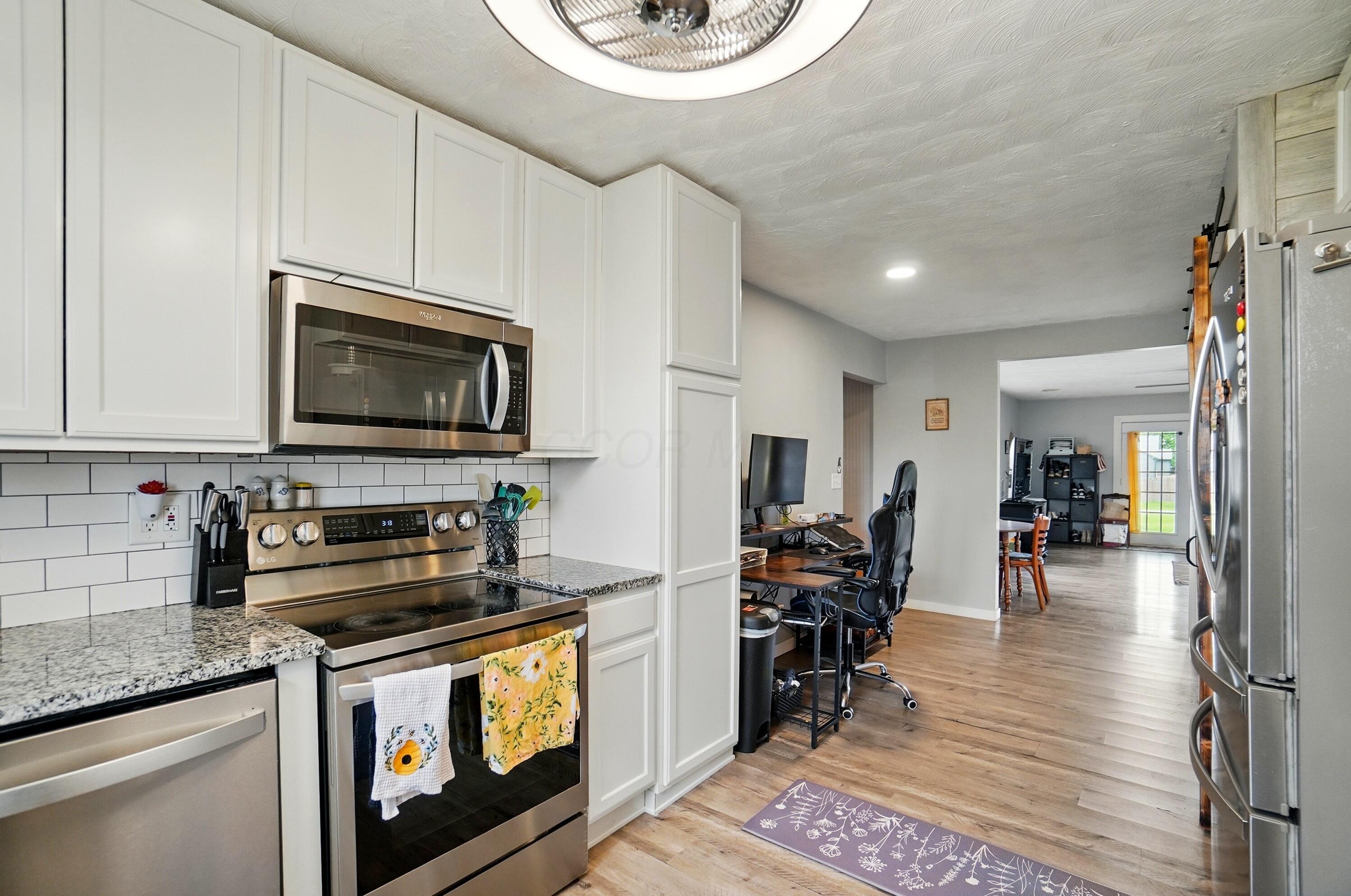 1240 W Choctaw Drive, London, Ohio image 19