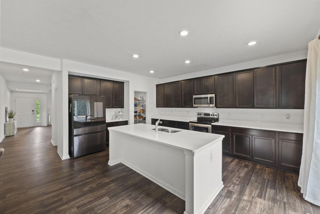 Photo of 1141 Dornoch Drive, Lancaster, OH 43130 (MLS # 226022874)