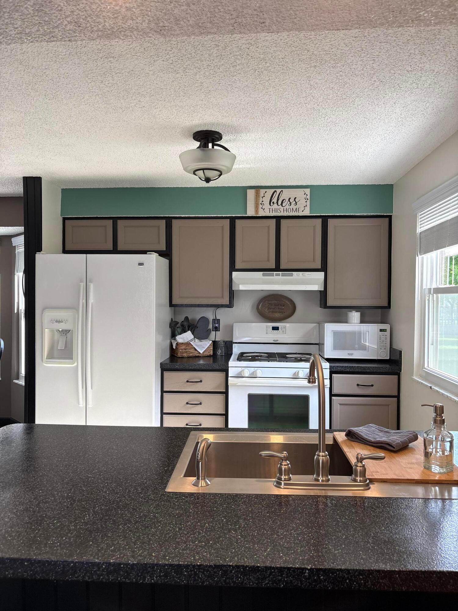 4873 Brixston Drive, Hilliard, Ohio image 13