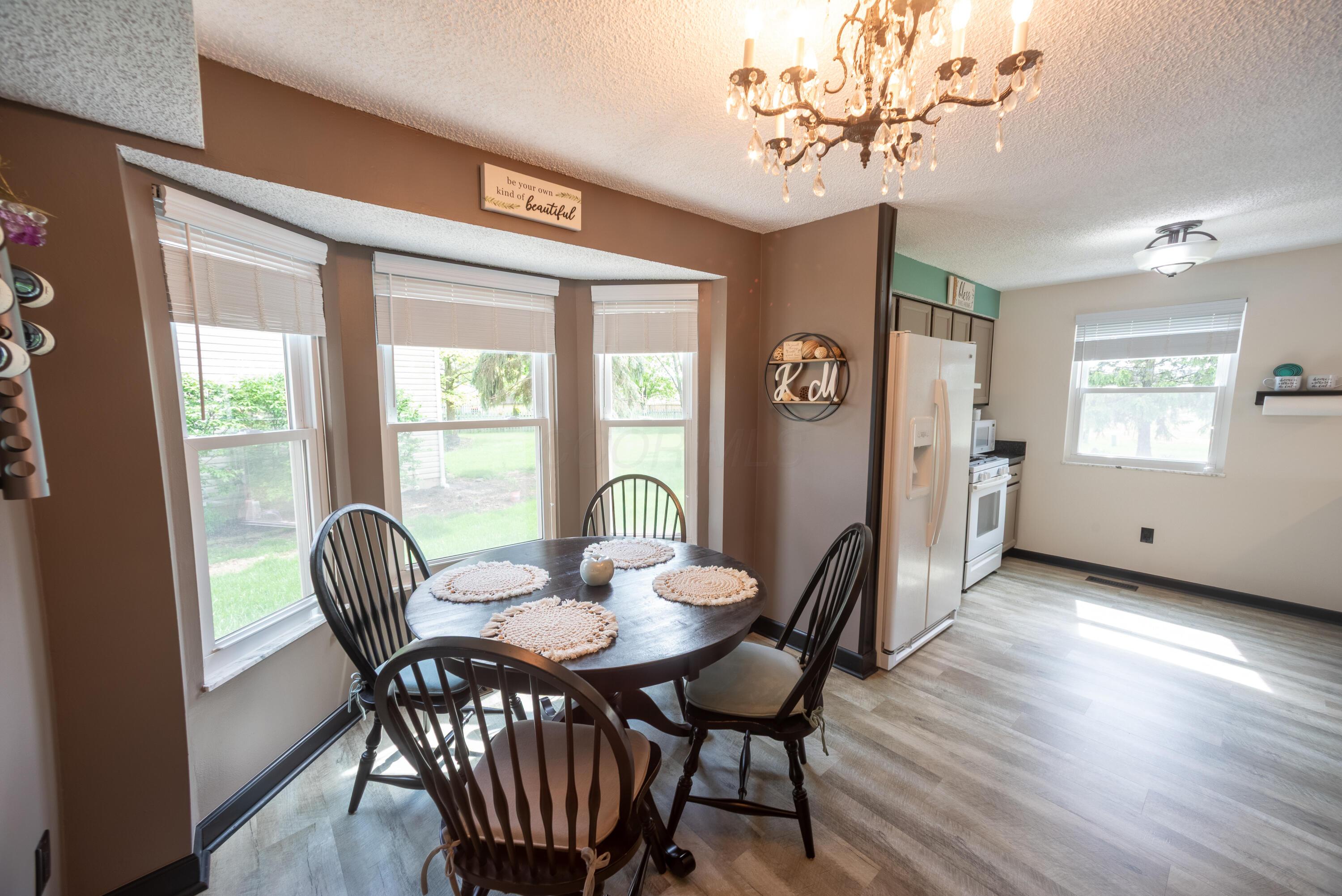 4873 Brixston Drive, Hilliard, Ohio image 10
