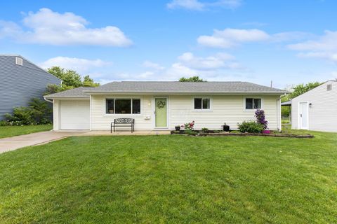 Photo of 4550 Paxton Drive S, Hilliard, OH 43026 (MLS # 226014887)