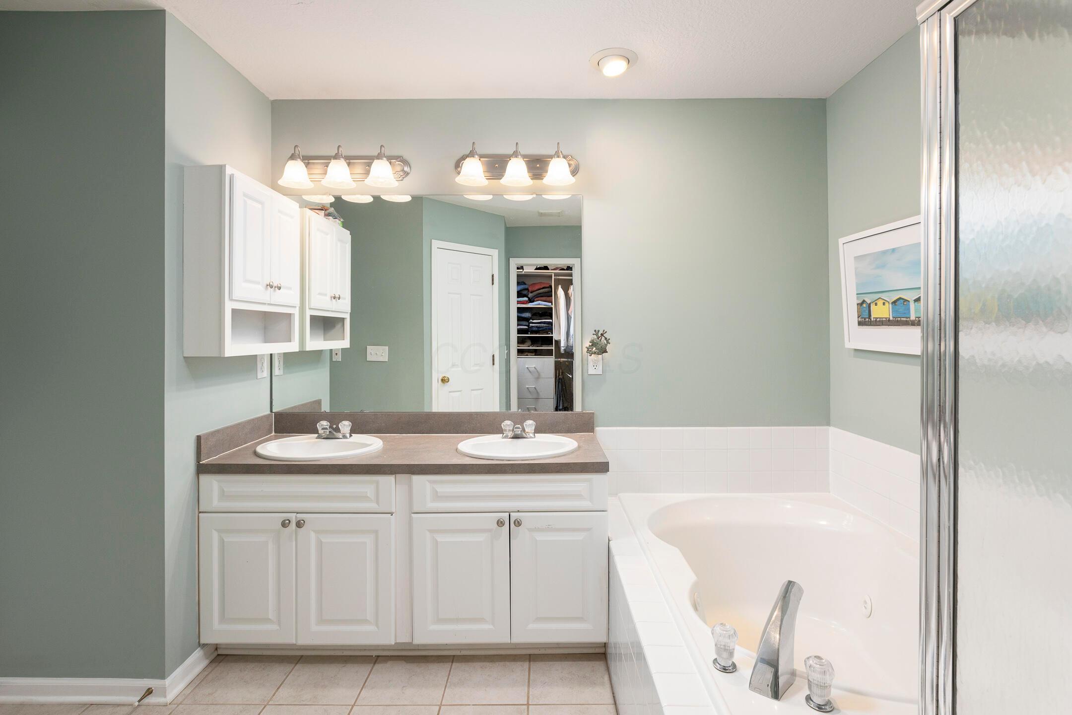 1448 Sedgefield Drive, New Albany, Ohio image 25