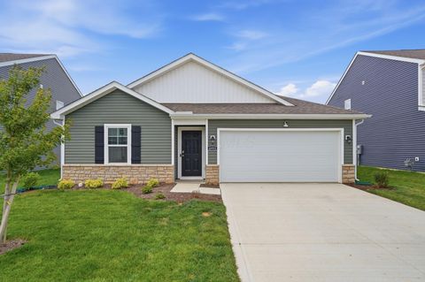 Photo of 4333 Water Aven Drive, Canal Winchester, OH 43110 (MLS # 226021990)