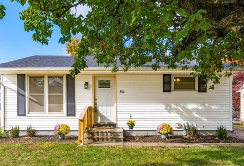 Photo of 3161 Lewis Road, Columbus, OH 43207 (MLS # 225041576)