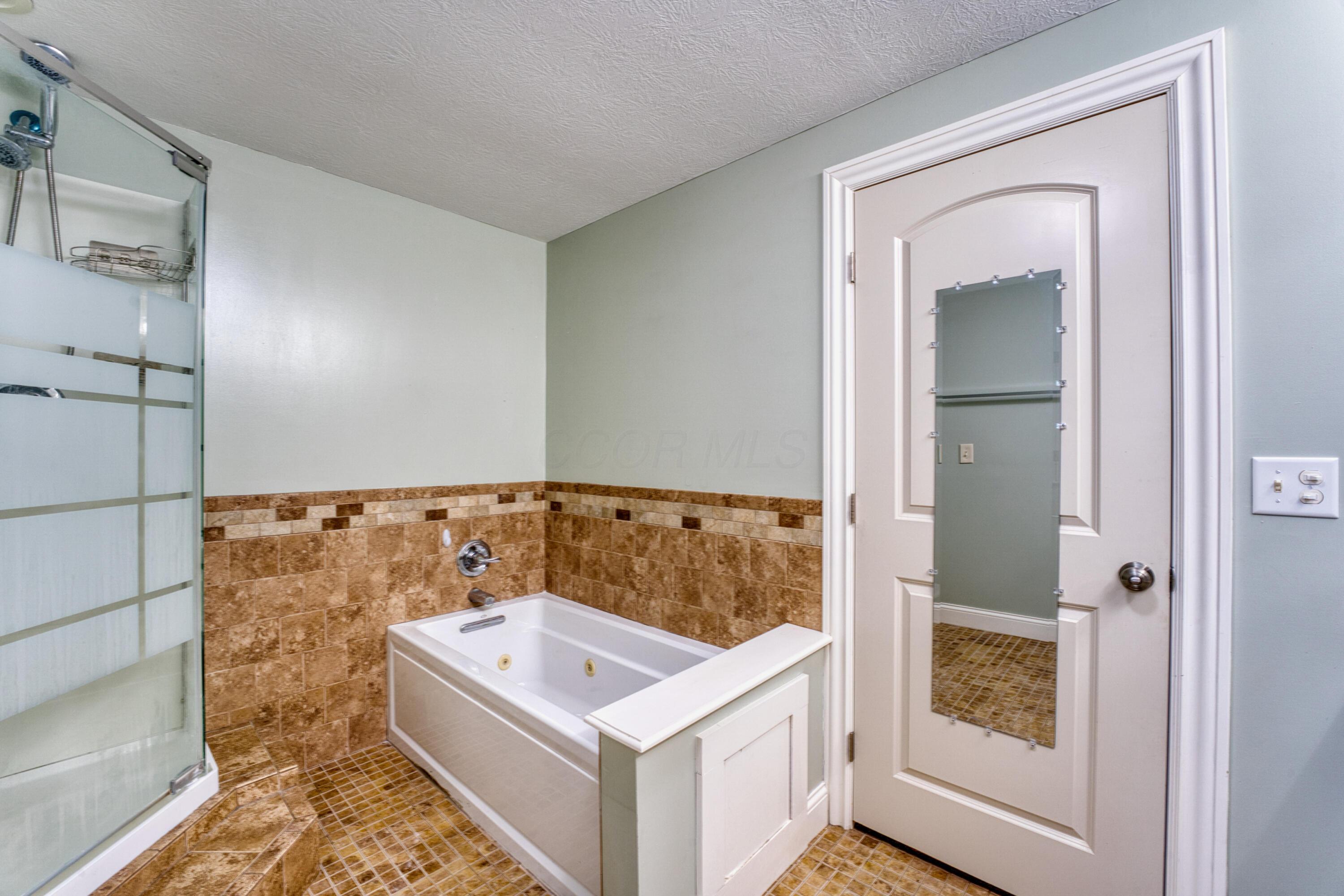 216 North Street, Utica, Ohio image 33