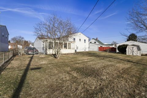 Tiny photo for 5220 Edgeview Road, Columbus, OH 43207 (MLS # 226002361)