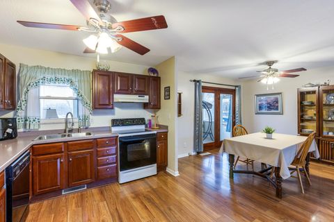 Tiny photo for 5220 Edgeview Road, Columbus, OH 43207 (MLS # 226002361)