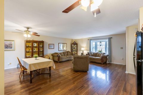 Tiny photo for 5220 Edgeview Road, Columbus, OH 43207 (MLS # 226002361)