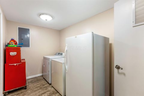 Tiny photo for 5220 Edgeview Road, Columbus, OH 43207 (MLS # 226002361)