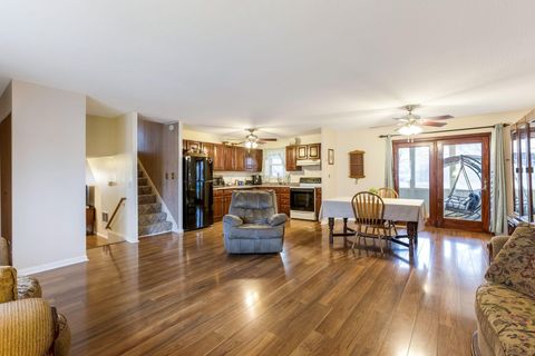 Tiny photo for 5220 Edgeview Road, Columbus, OH 43207 (MLS # 226002361)