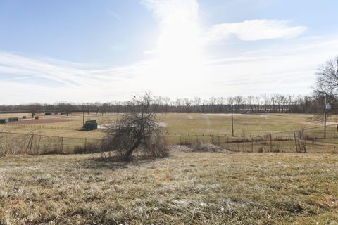 Tiny photo for 5220 Edgeview Road, Columbus, OH 43207 (MLS # 226002361)