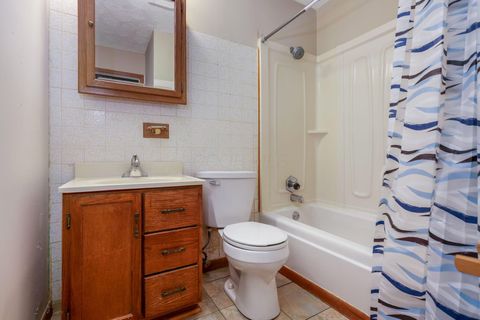 Tiny photo for 5220 Edgeview Road, Columbus, OH 43207 (MLS # 226002361)