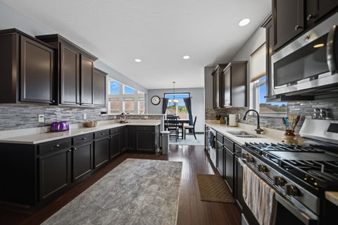 Tiny photo for 223 Park Ridge Lane, Newark, OH 43055 (MLS # 226000906)