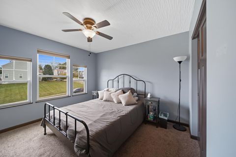 Tiny photo for 223 Park Ridge Lane, Newark, OH 43055 (MLS # 226000906)