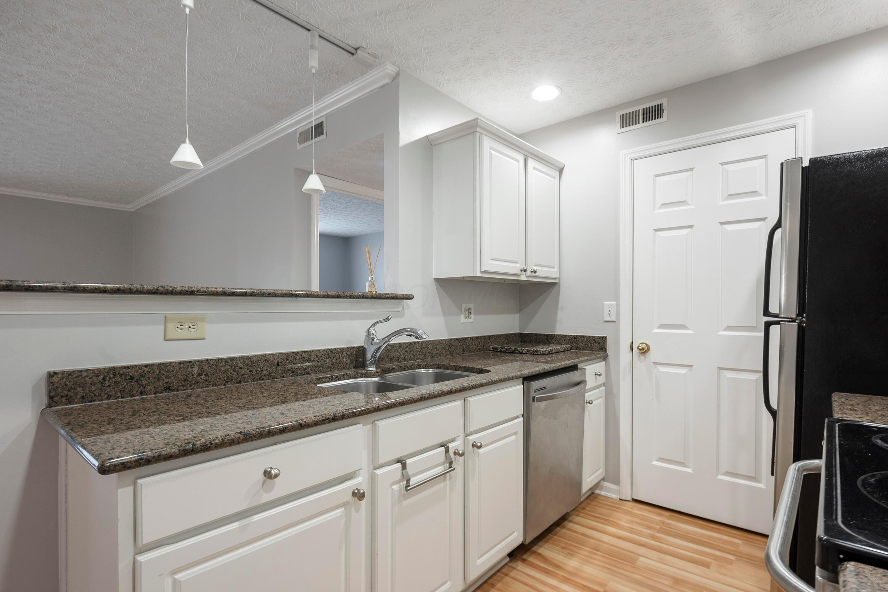 5373 Cypress Chase, Columbus, Ohio image 10
