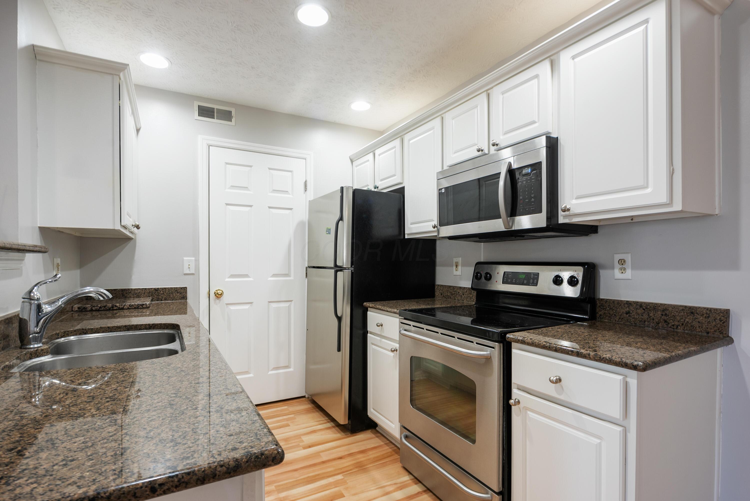 5373 Cypress Chase, Columbus, Ohio image 8