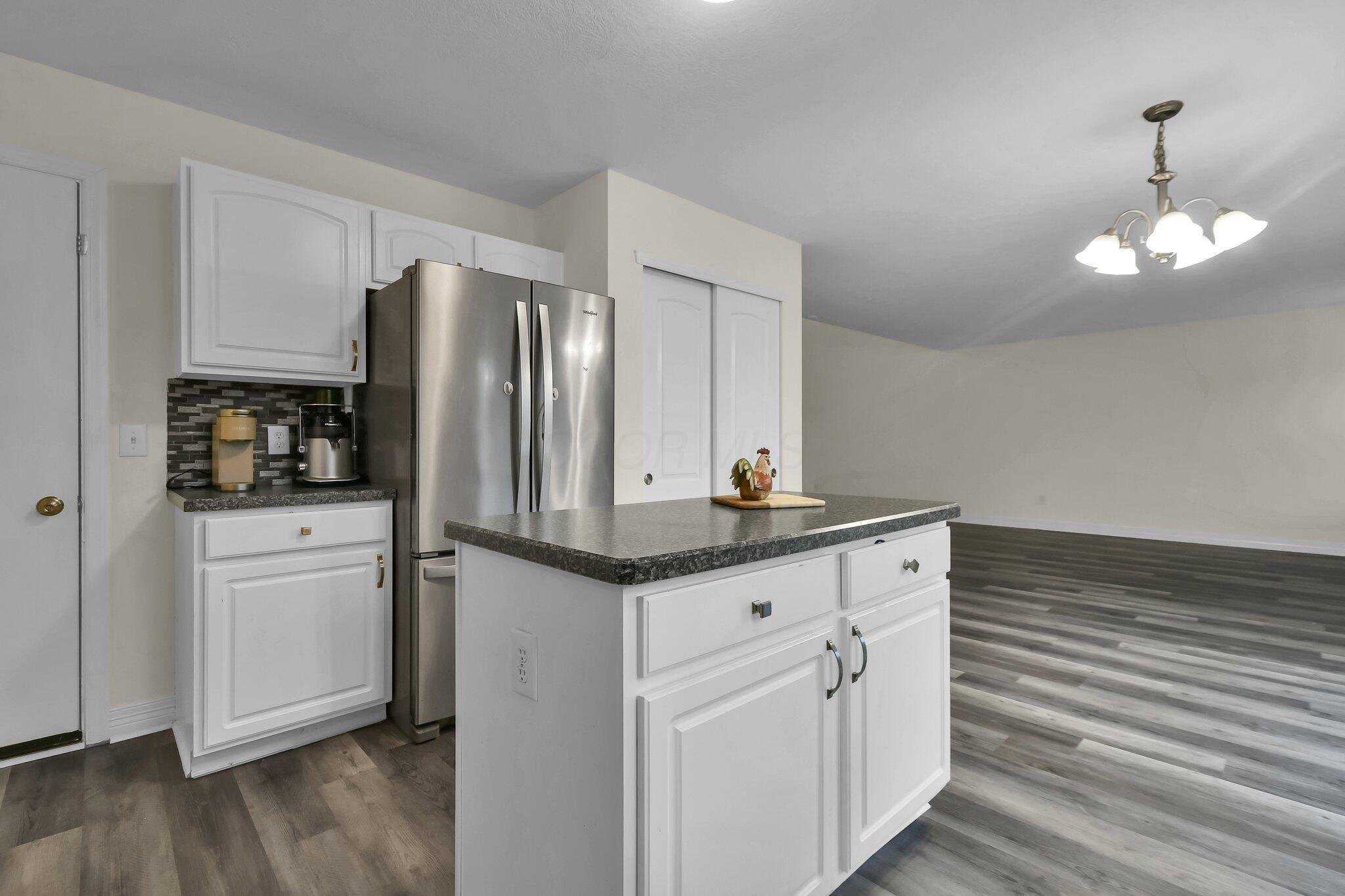 8710 Brenstuhl Park Drive, Blacklick, Ohio image 13
