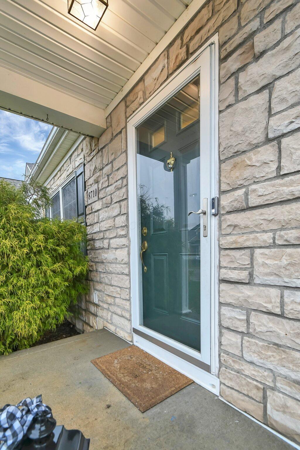 8710 Brenstuhl Park Drive, Blacklick, Ohio image 4