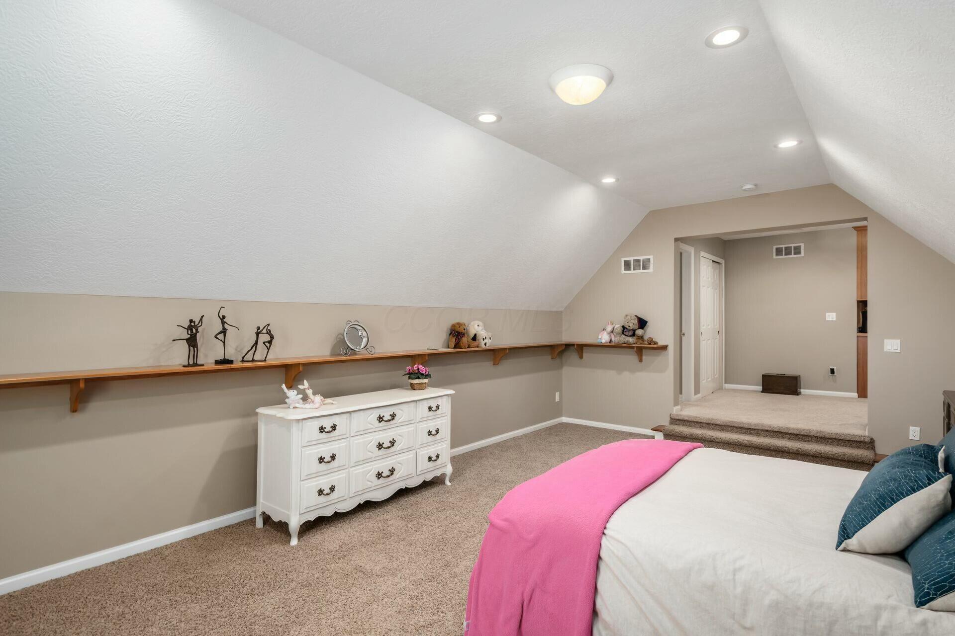 7476 Deer Valley Crossing, Powell, Ohio image 32
