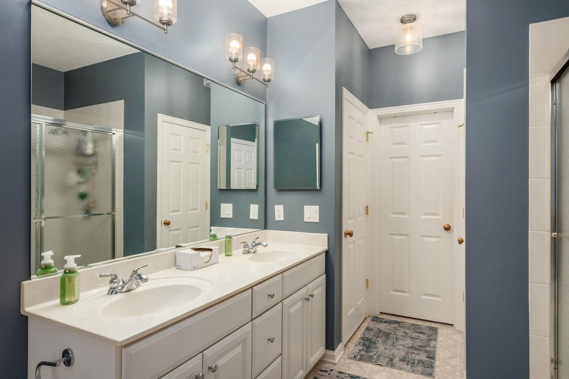 7476 Deer Valley Crossing, Powell, Ohio image 18