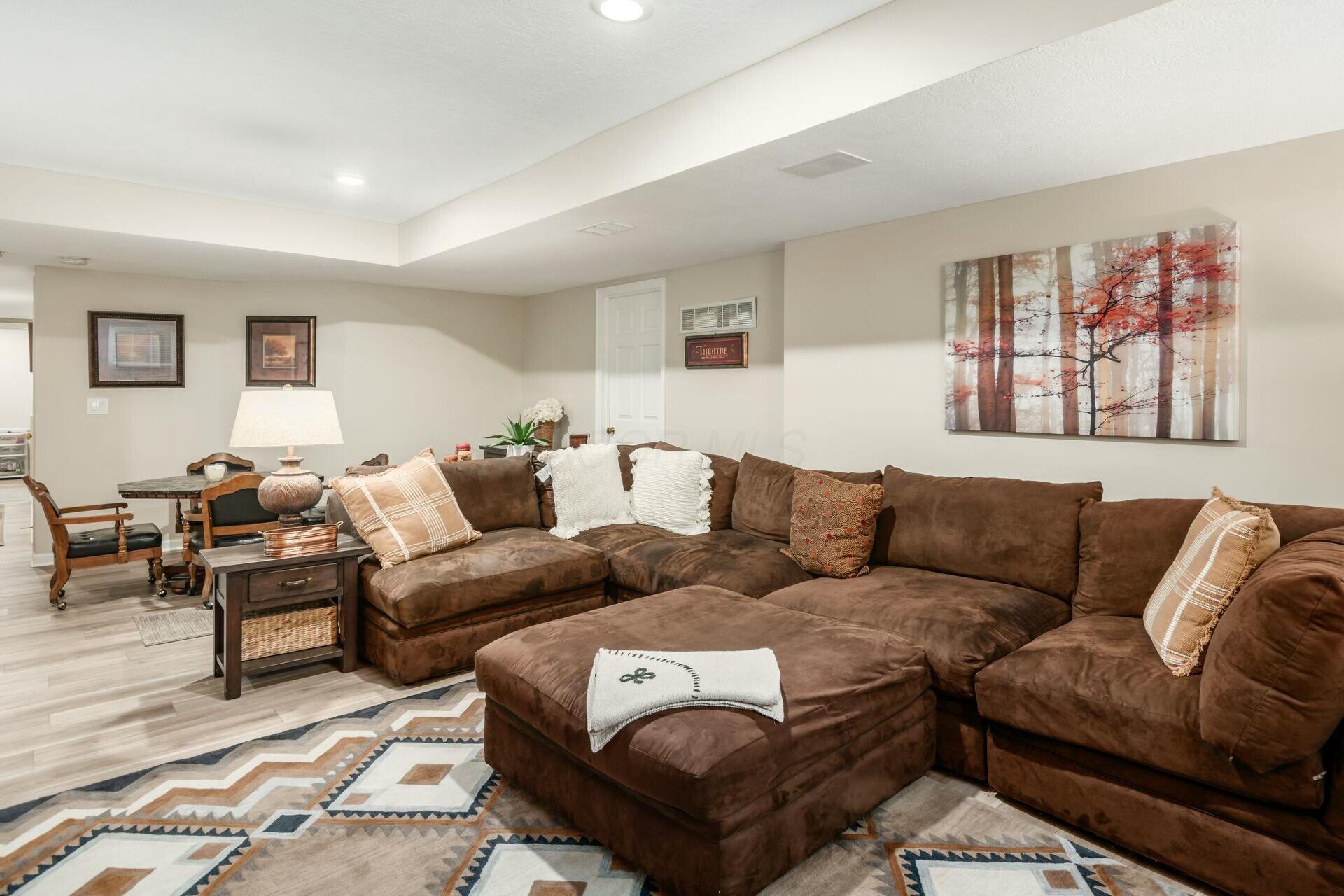 7476 Deer Valley Crossing, Powell, Ohio image 34