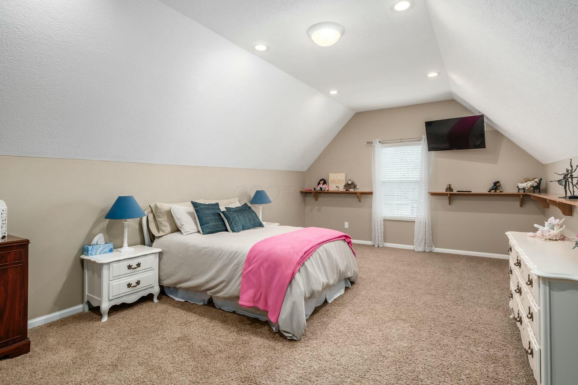 7476 Deer Valley Crossing, Powell, Ohio image 31