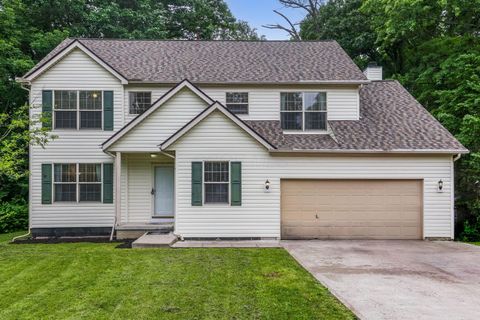Photo of 542 Bristol Drive SW, Reynoldsburg, OH 43068 (MLS # 226018427)