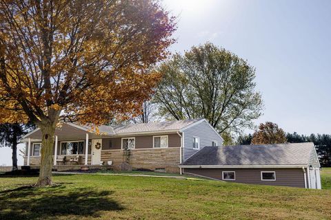 Photo of 13903 School Lane Road, Centerburg, OH 43011 (MLS # 225044828)