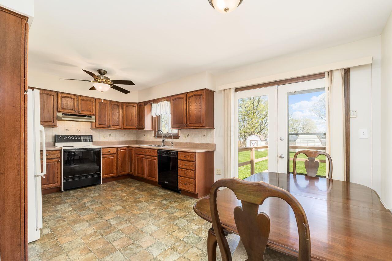 2364 Charlemagne Street, Grove City, Ohio image 13