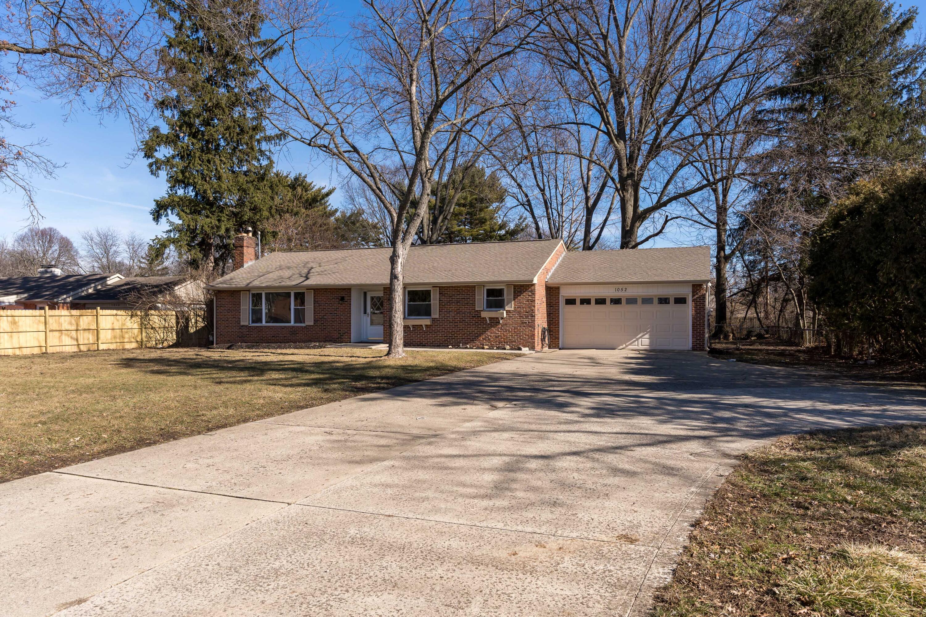 1052 Mcnaughten Road, Columbus, Ohio image 36