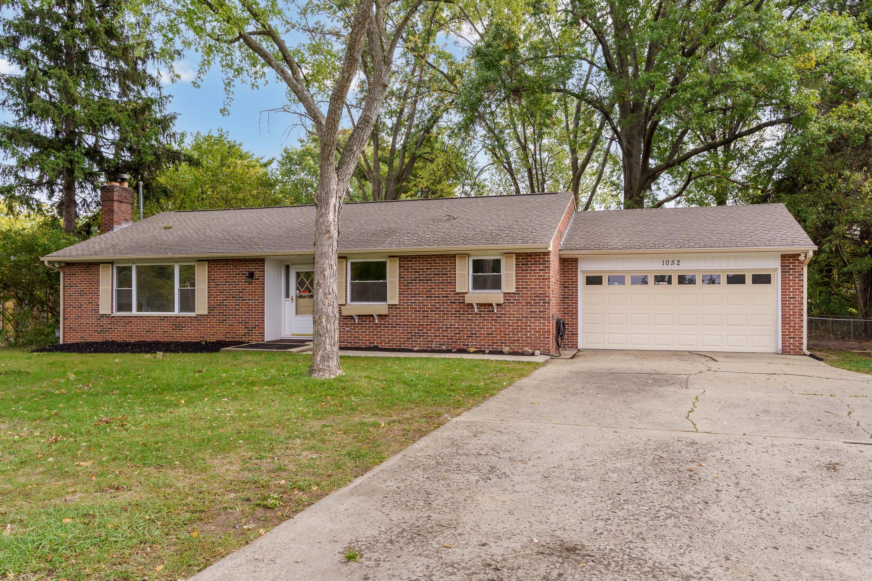 1052 Mcnaughten Road, Columbus, Ohio image 2