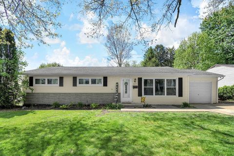 Photo of 667 Euclid Avenue, Newark, OH 43055 (MLS # 226013191)