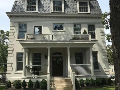 Photo of 738 Bryden Road 4B #4B, Columbus, OH 43205 (MLS # 226006868)