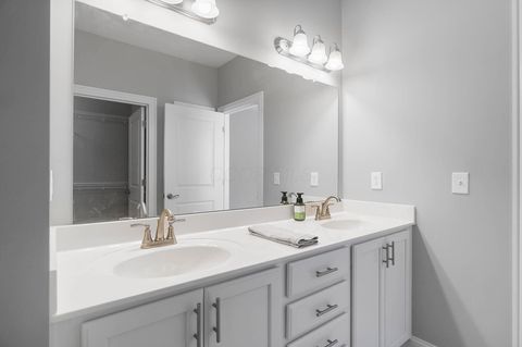 Tiny photo for 510 Garden Gate Lane, Lewis Center, OH 43035 (MLS # 225039516)