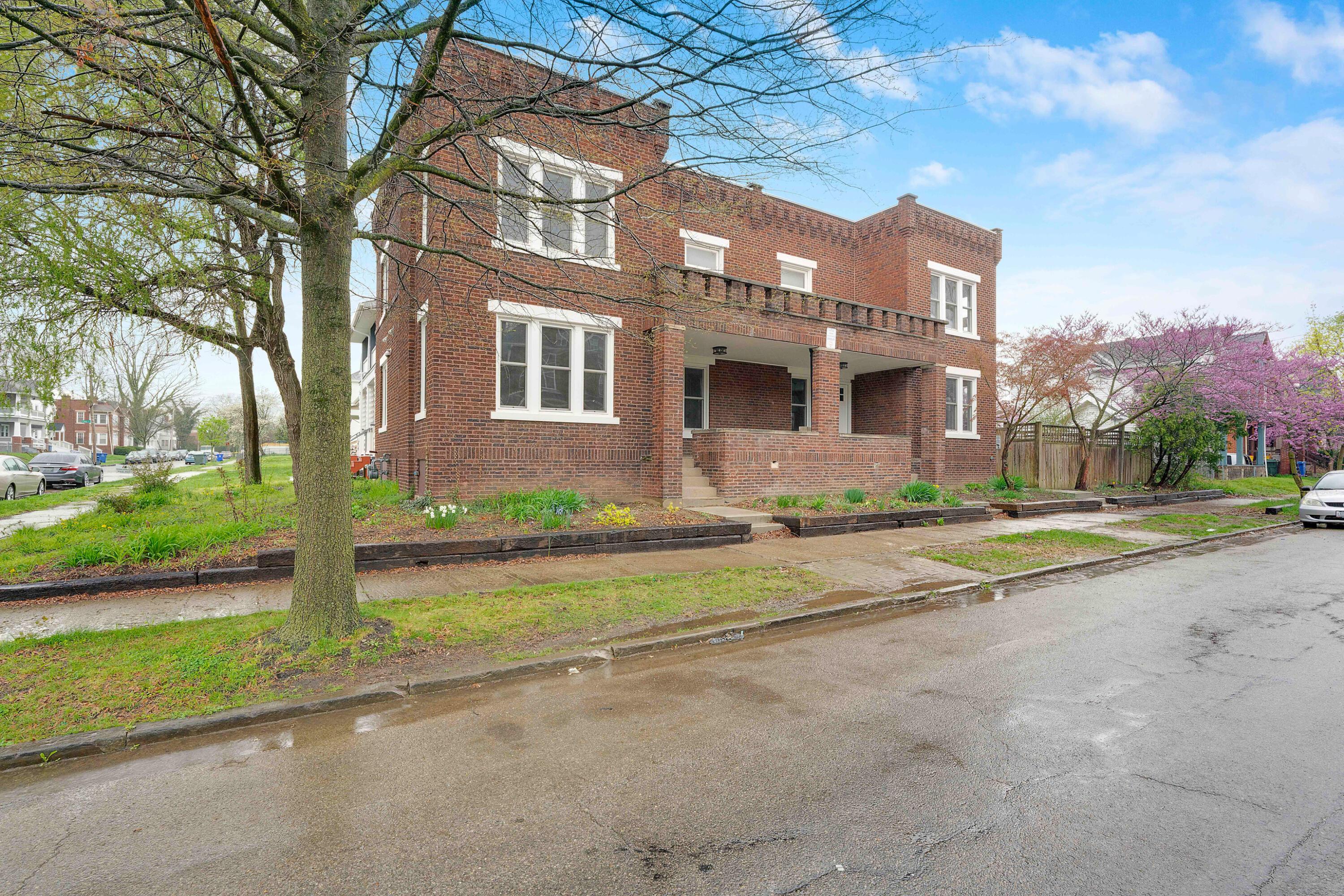 389-391 Berkeley Road 391